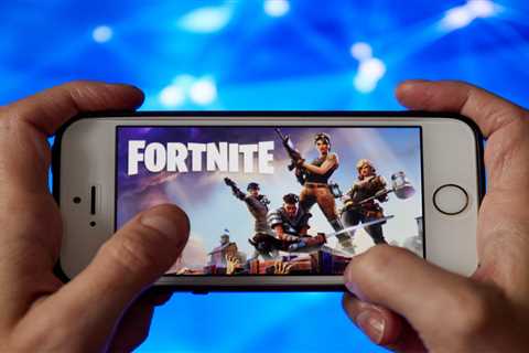 Fortnite down AGAIN after server issues left players unable to log in during Winterfest 2021