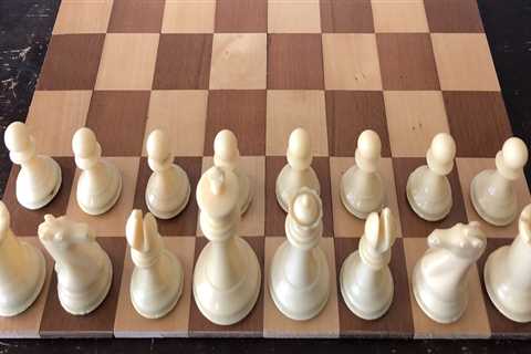 How do you pick a chess board?