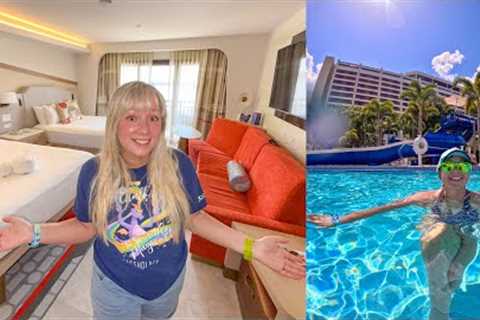 We Stayed at Disney''s Contemporary Resort! SURPRISE Room UPGRADE, Pool, Fireworks, Starlight..